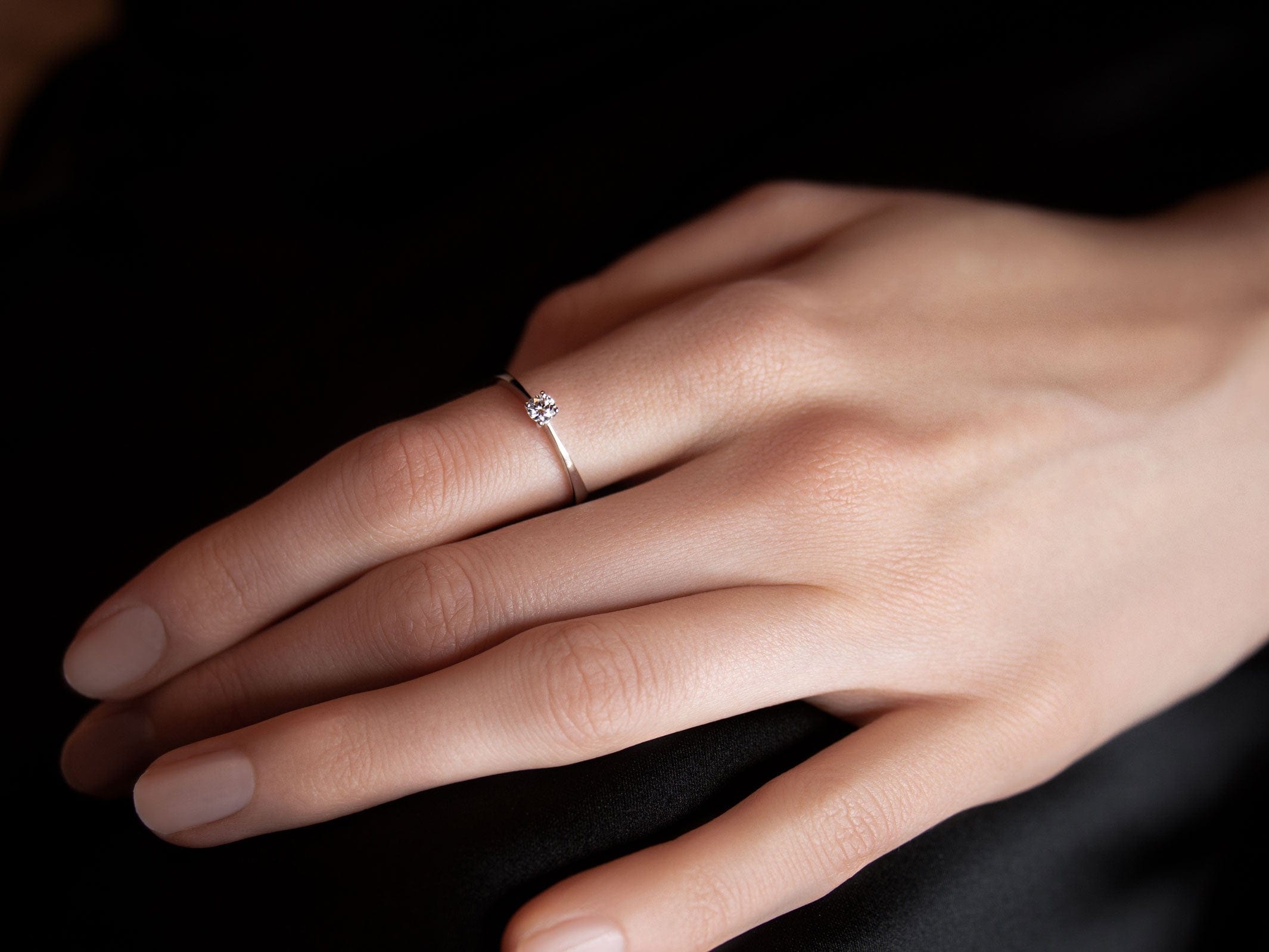 Diamond solitaire in white gold - . Görsel