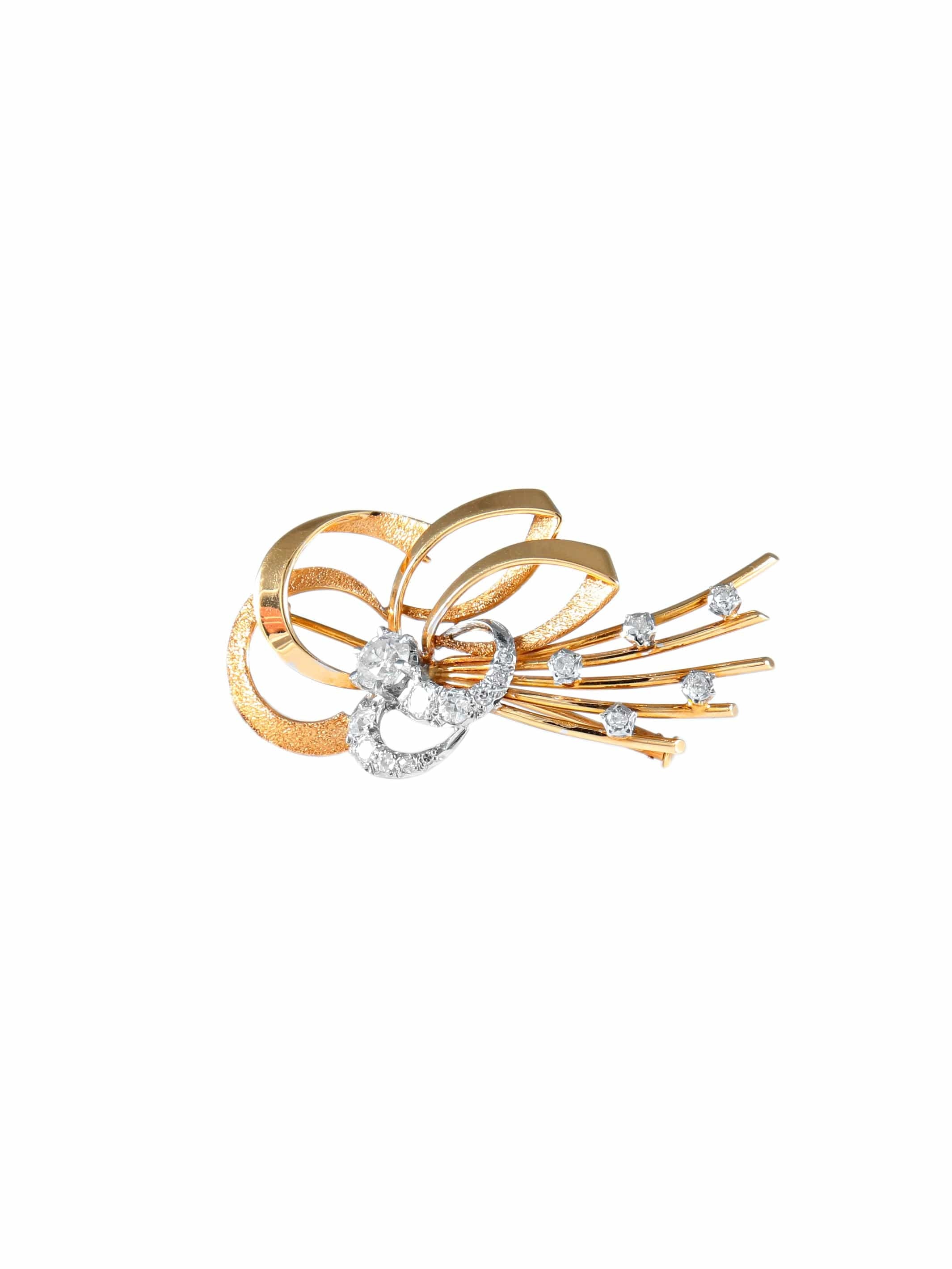 Knot brooch in gold and diamonds - . Görsel