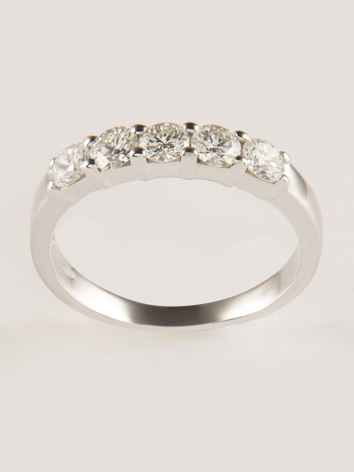 Damiani - White Gold 5 Diamond Ring - . Görsel