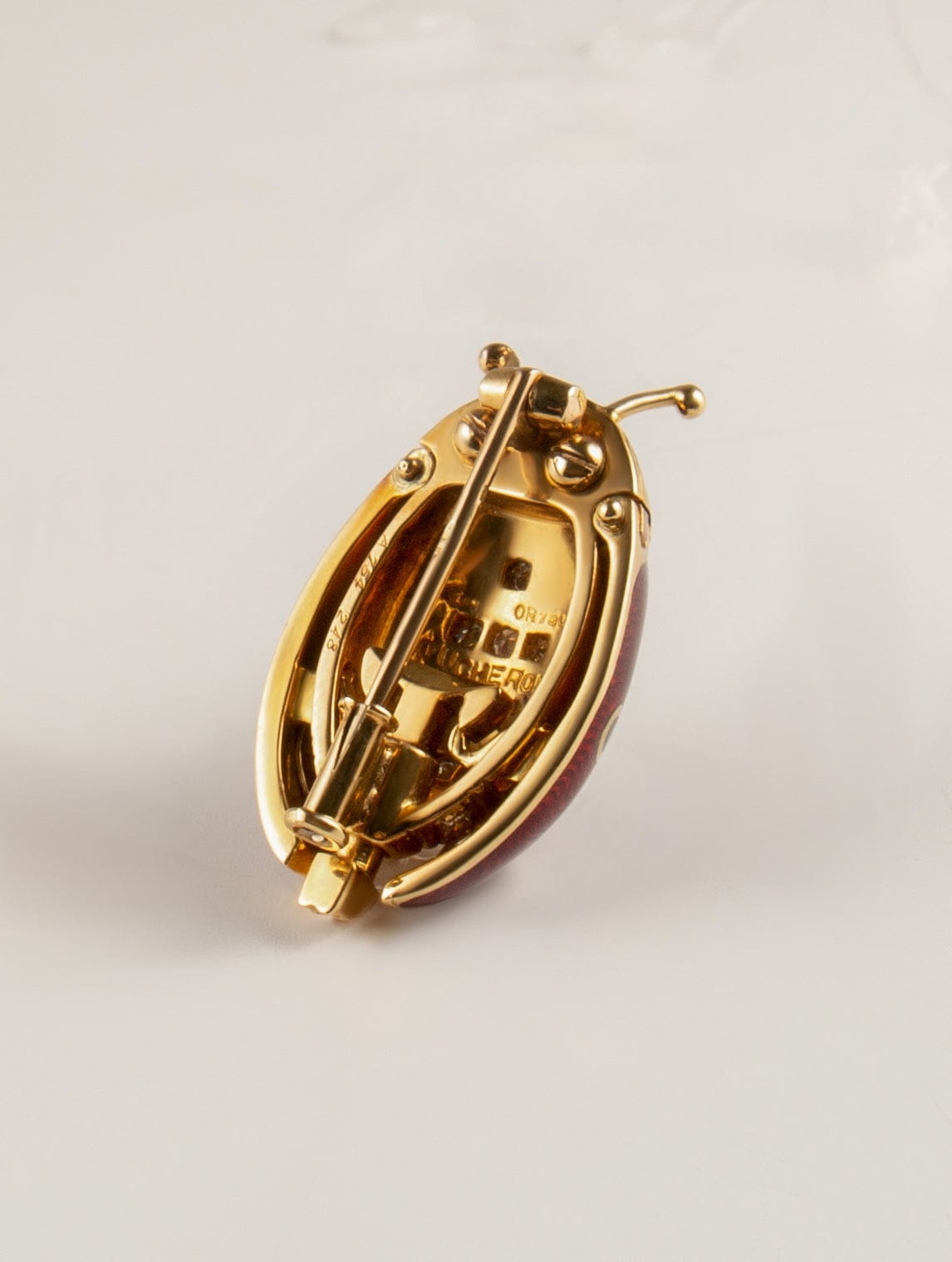Boucheron - Coccinelle brooch in yellow gold, enamel and diamonds - . Görsel