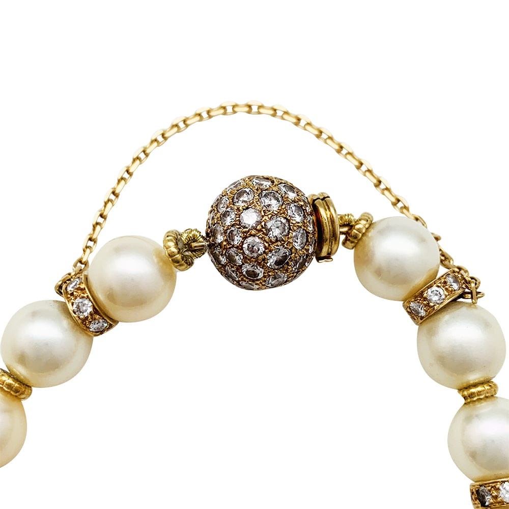 Akoya pearl bracelet in yellow gold and diamonds. - . Görsel