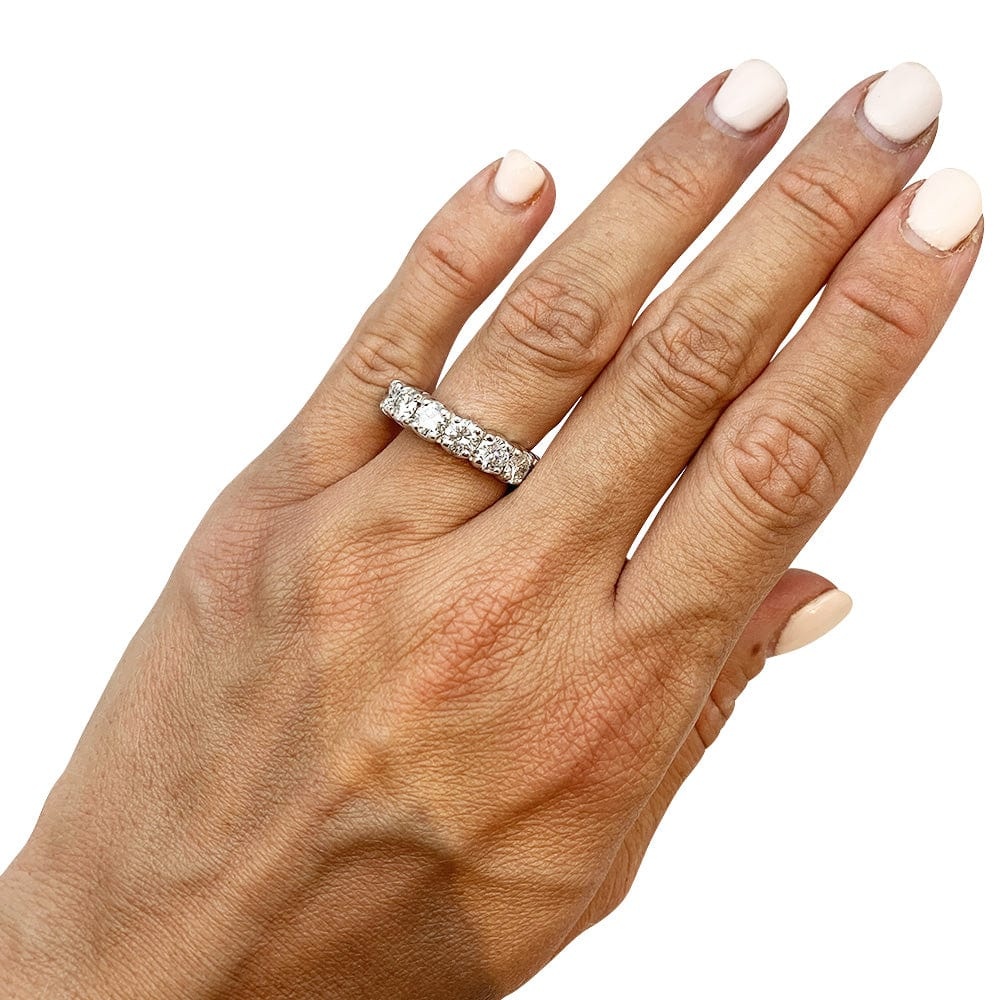 Full circle wedding ring in white gold. - . Görsel