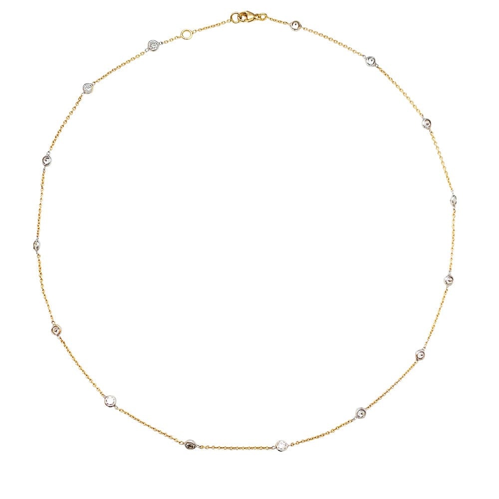 Necklace in two tones of gold set with 15 diamonds in a bezel setting. - . Görsel