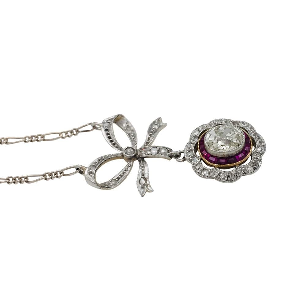 Gold pendant and platinum, ruby and old cut diamond. - . Görsel