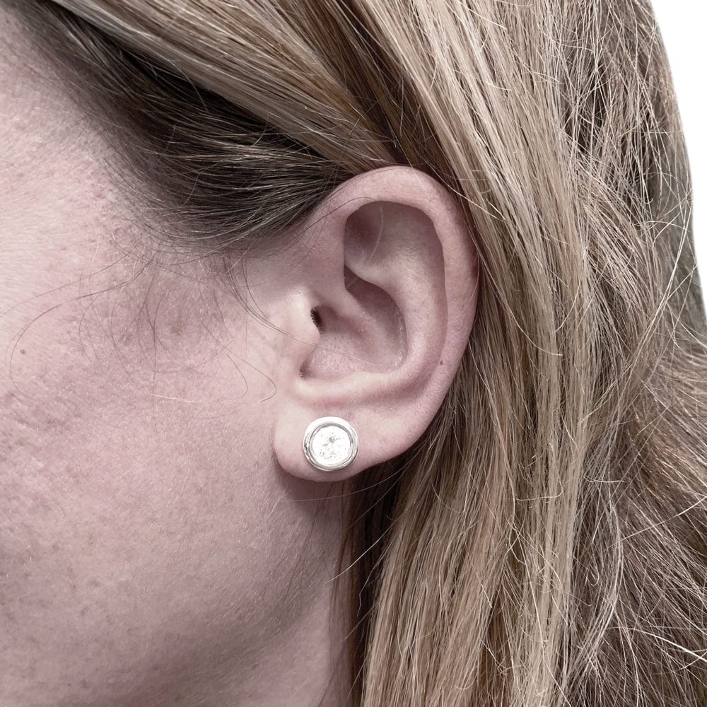 White gold earrings, two 1.01 carat diamonds. - . Görsel