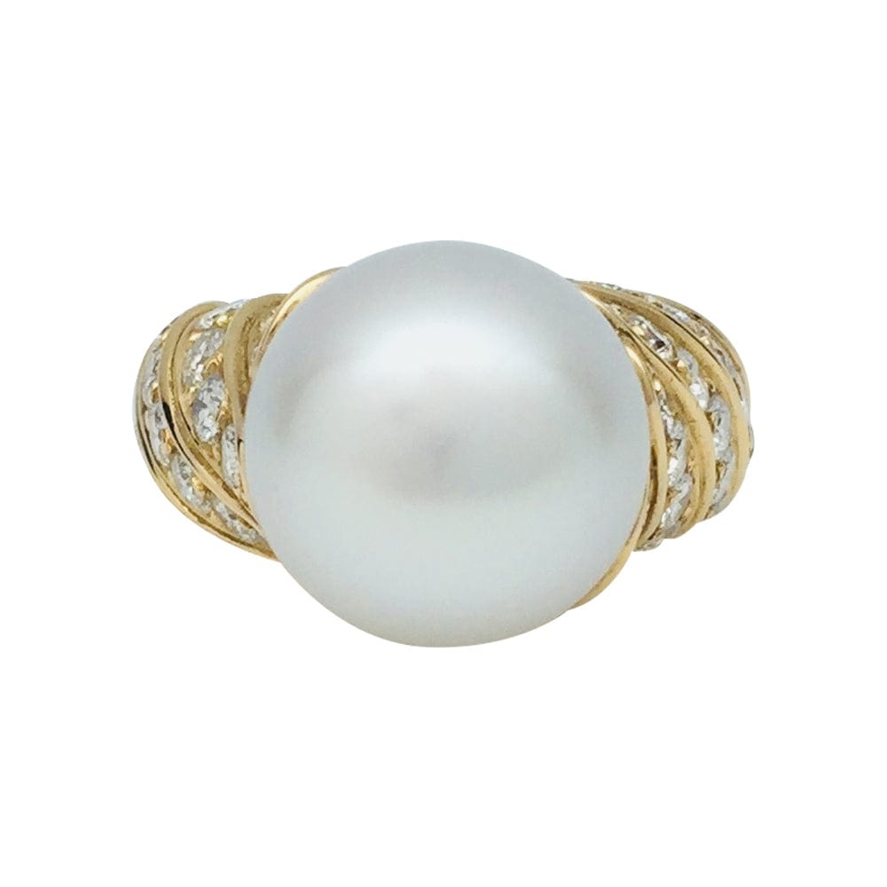 Tabbah yellow gold ring, white pearl and diamonds. - . Görsel