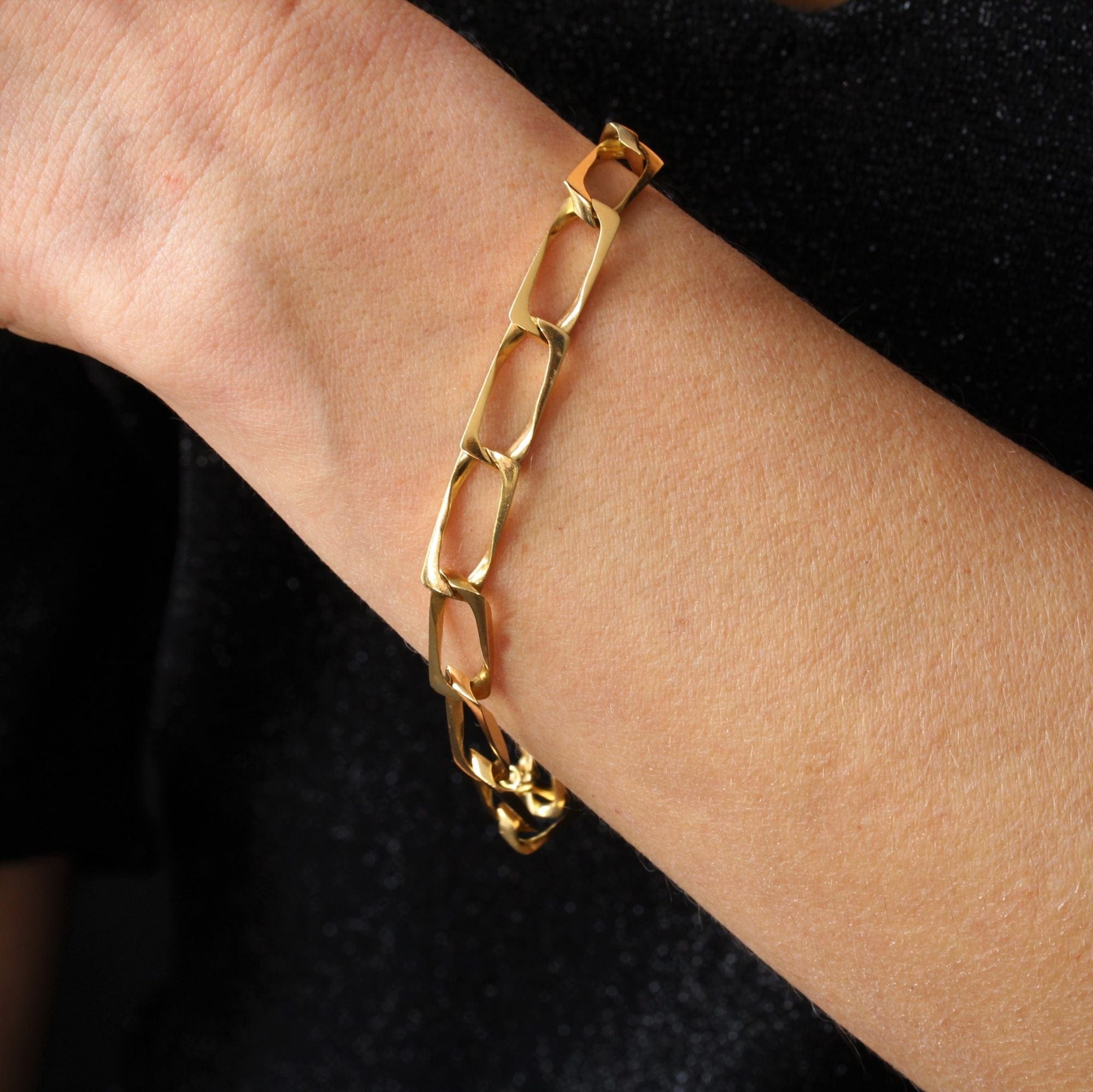 Yellow gold bracelet with rectangular links - . Görsel