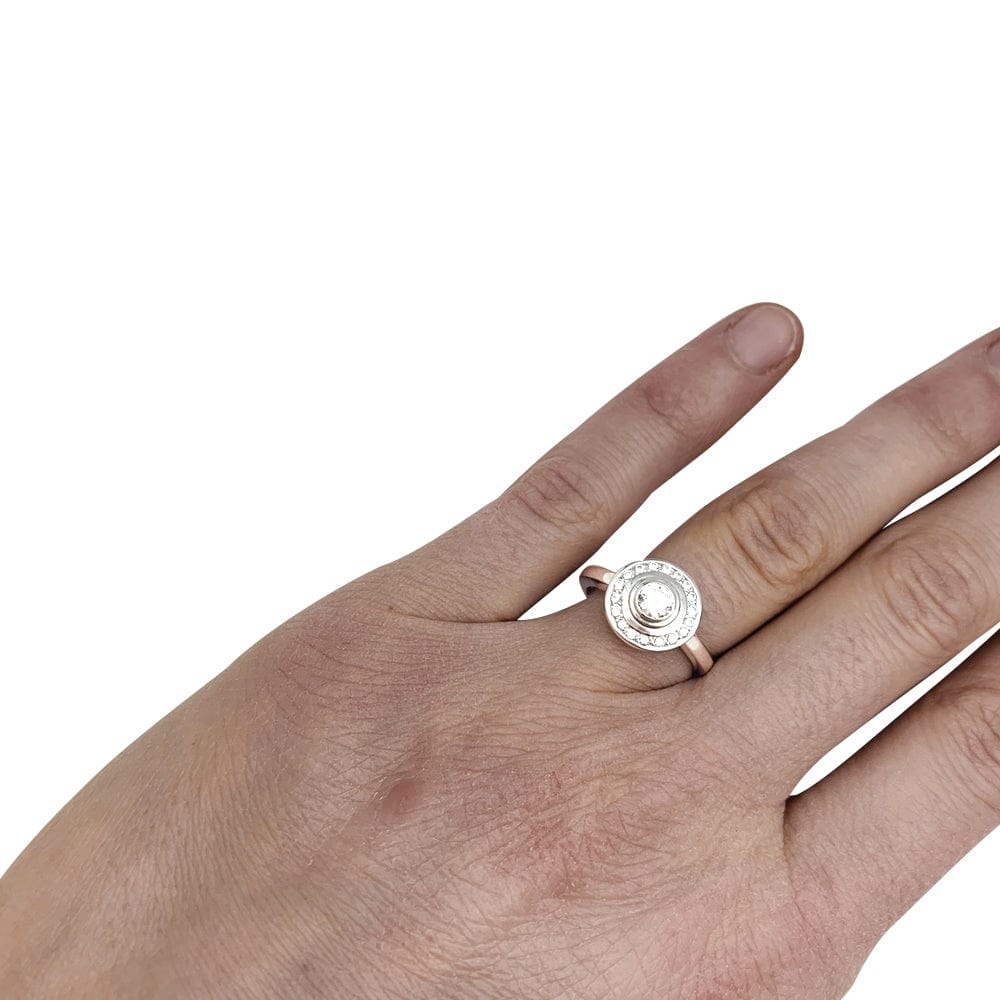 White gold ring, diamonds. - . Görsel