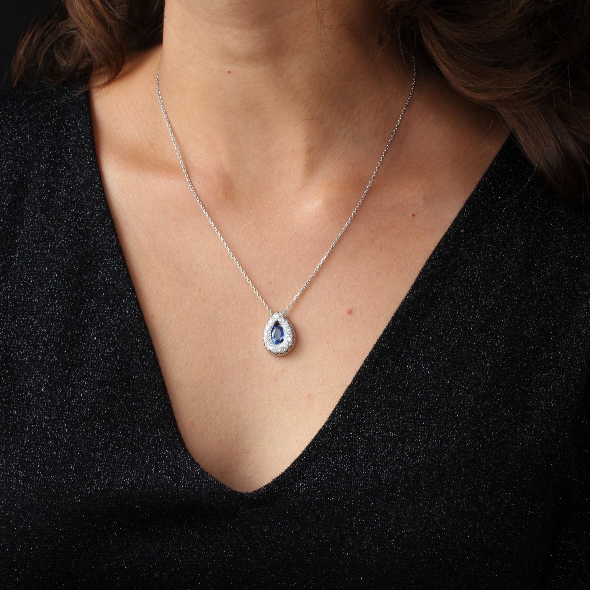 Sapphire diamond drop pendant and its chain - . Görsel