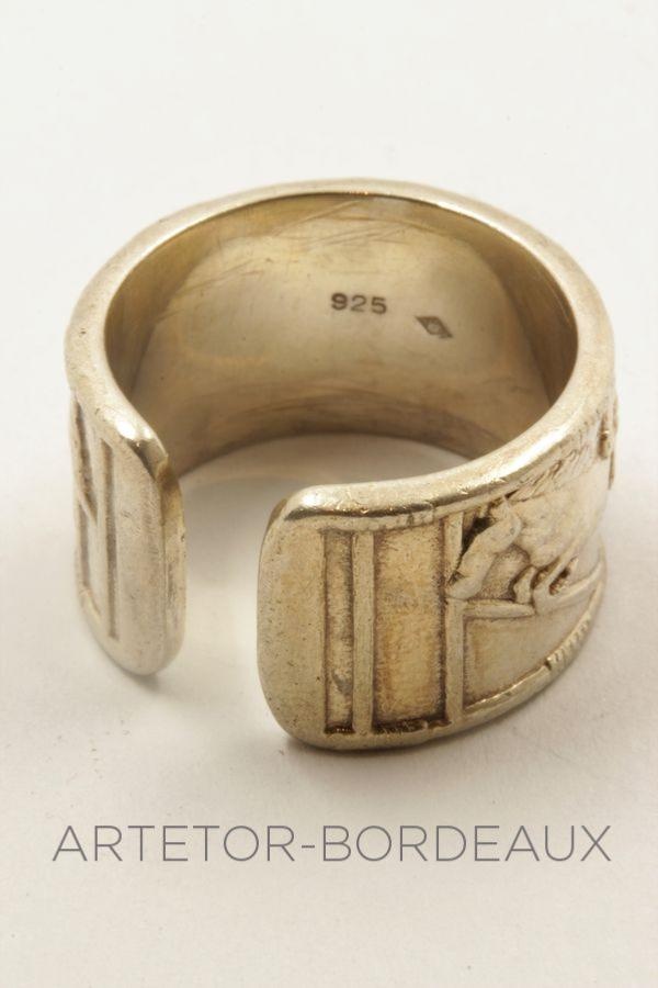 Equestrian motif ring - . Görsel