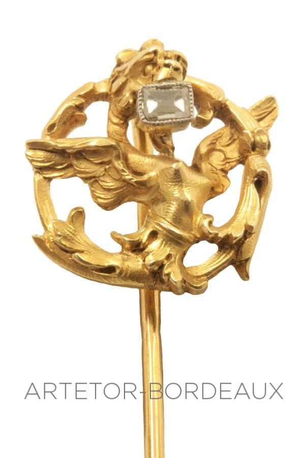 Old chimera pin - . Görsel