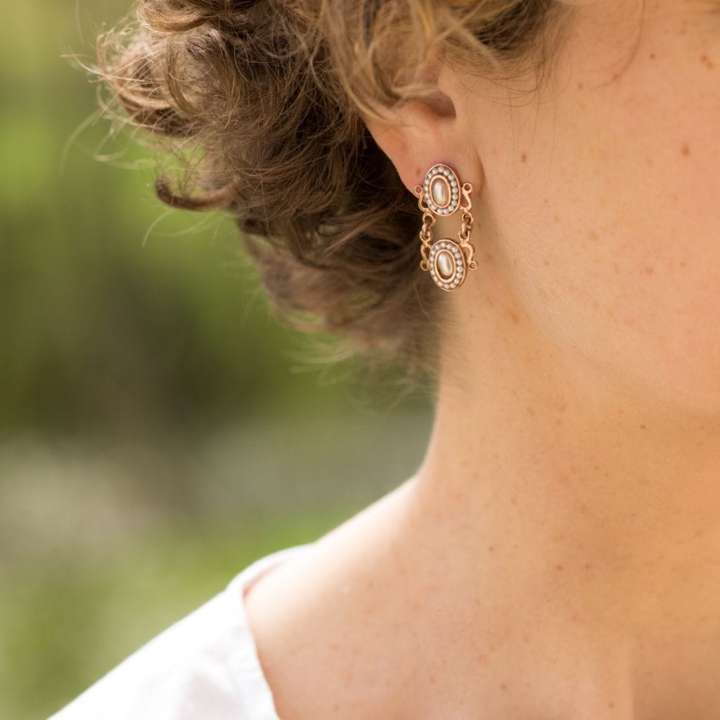 Oval pearl earrings - . Görsel