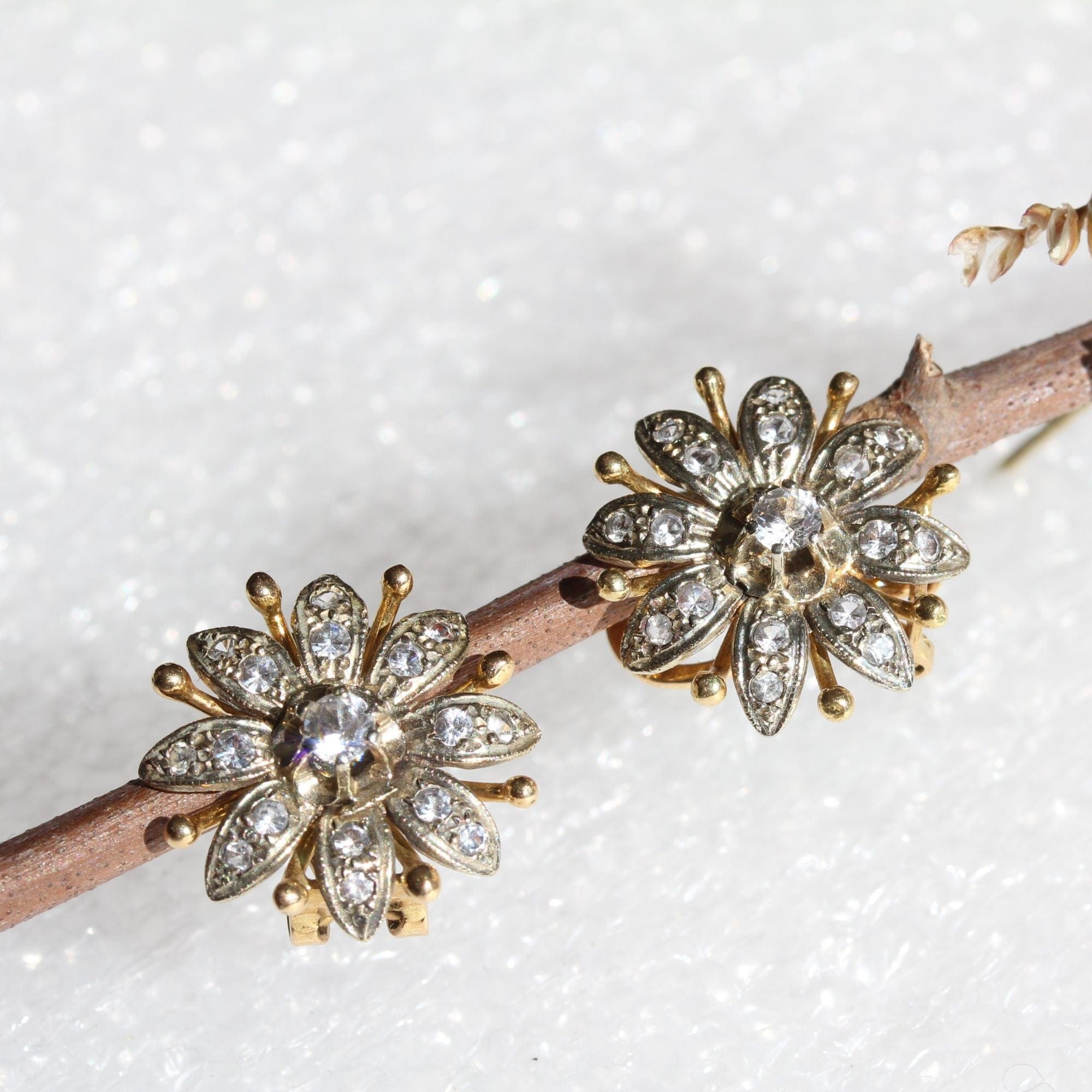 Vintage diamond flower ear clips - . Görsel