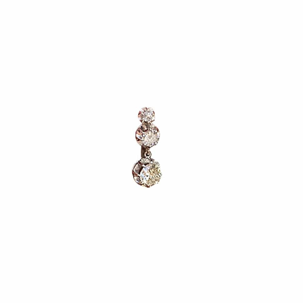 Leverback earrings in platinum and diamonds. - . Görsel