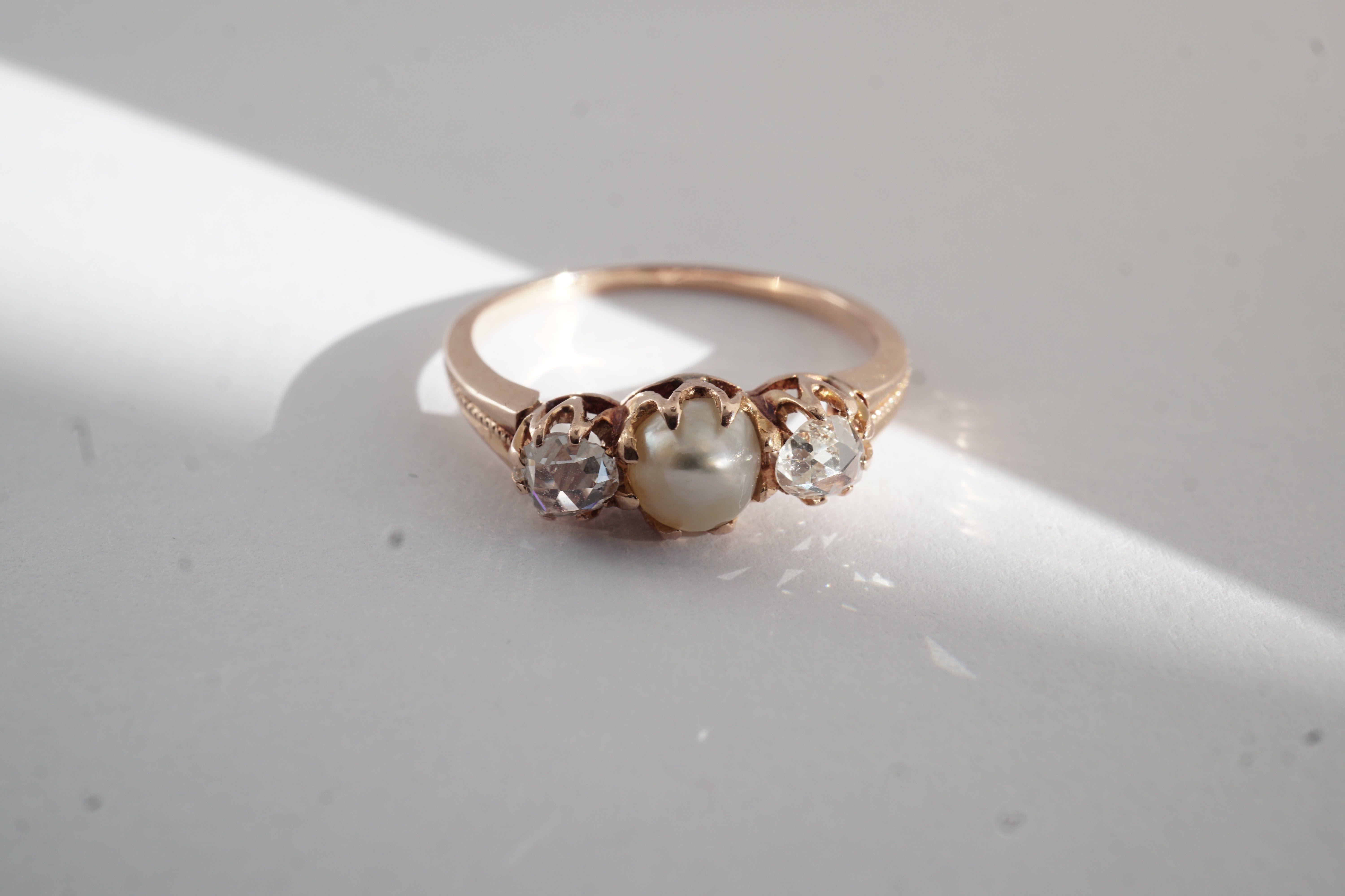 Amélie ring in 18kt rose gold, diamonds and mabé pearl - . Görsel