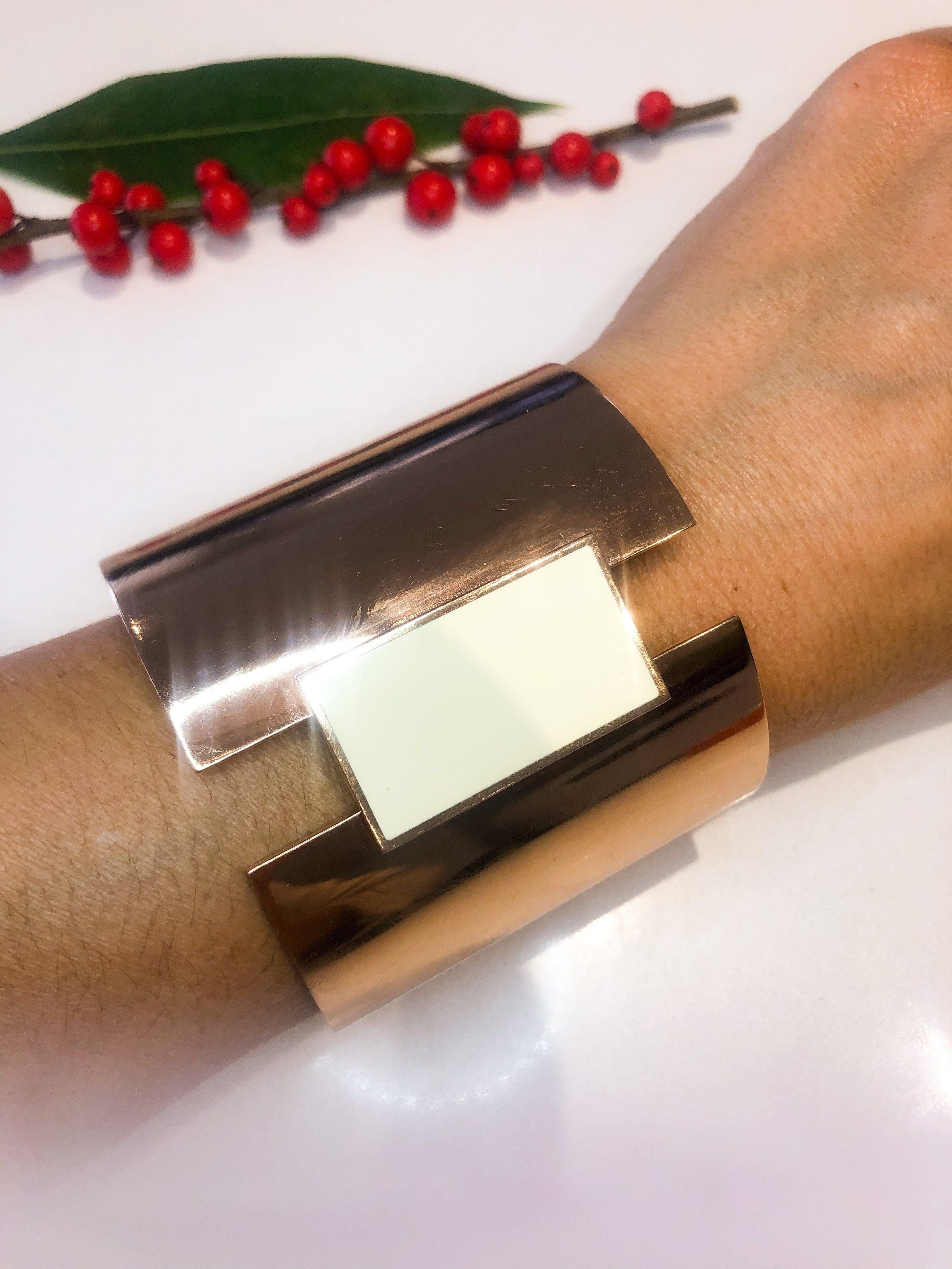 Large gold cuff from Hermès - . Görsel