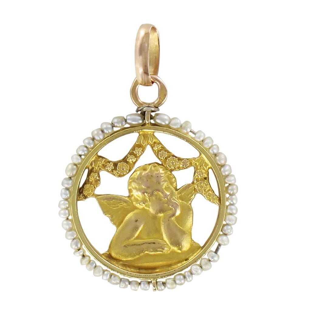 Angel medal in gold and fine pearls - . Görsel