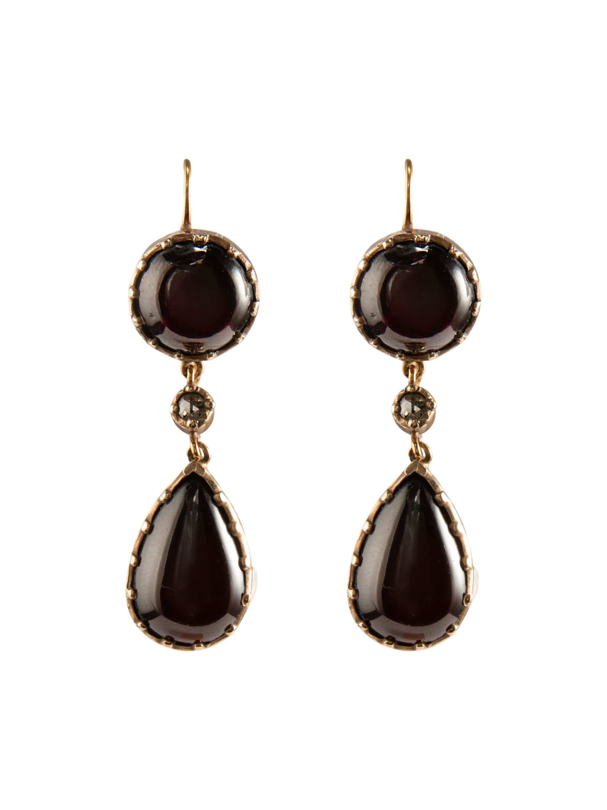 Gold, garnet and diamond drop earrings - . Görsel
