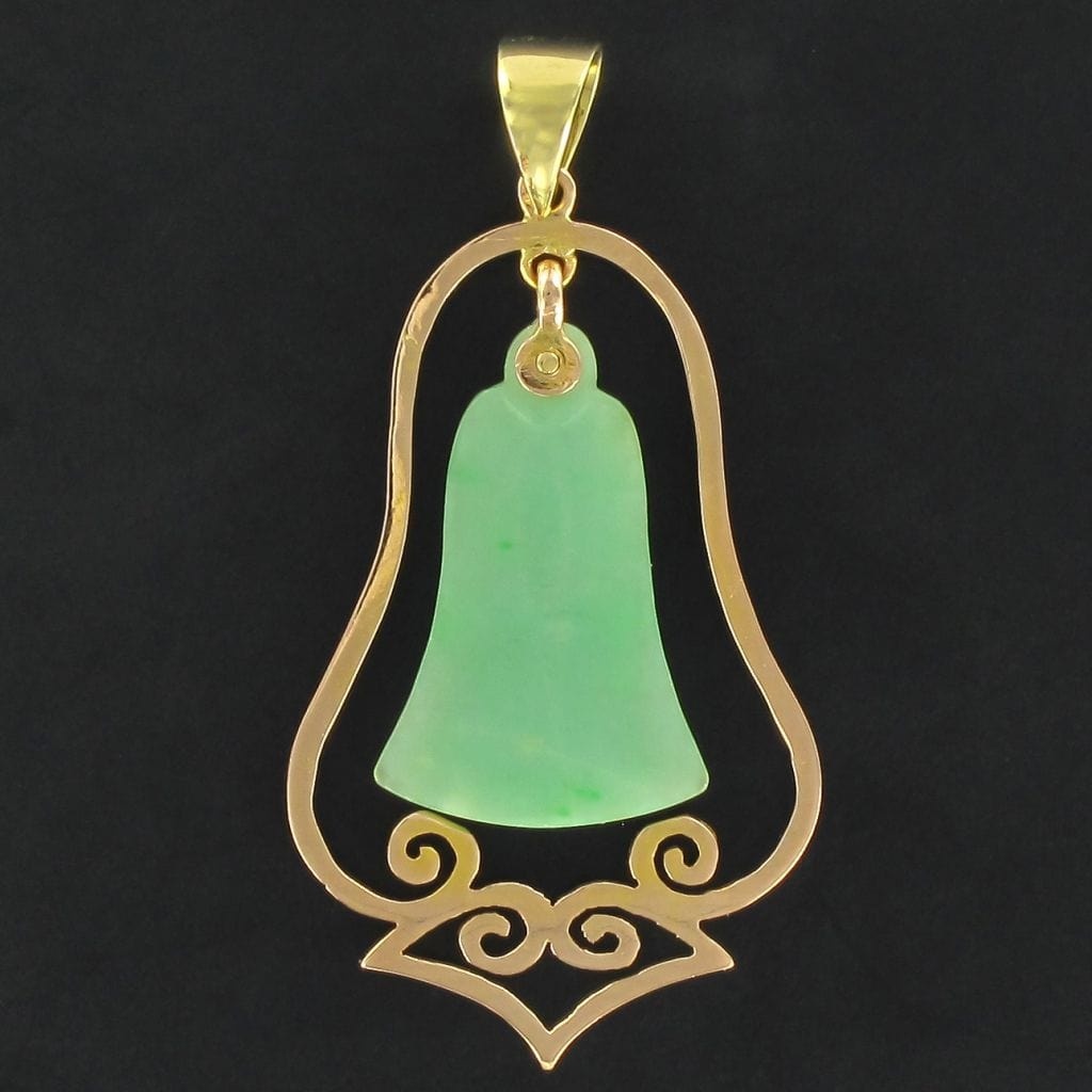 Jade pendant in yellow gold - . Görsel