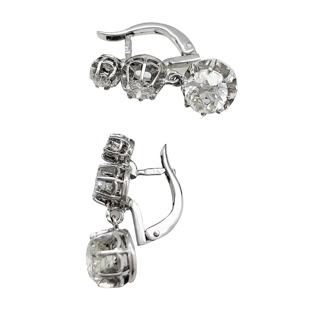 Leverback earrings in platinum and diamonds. - . Görsel