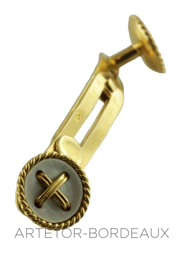 Ancient cape clasp - . Görsel