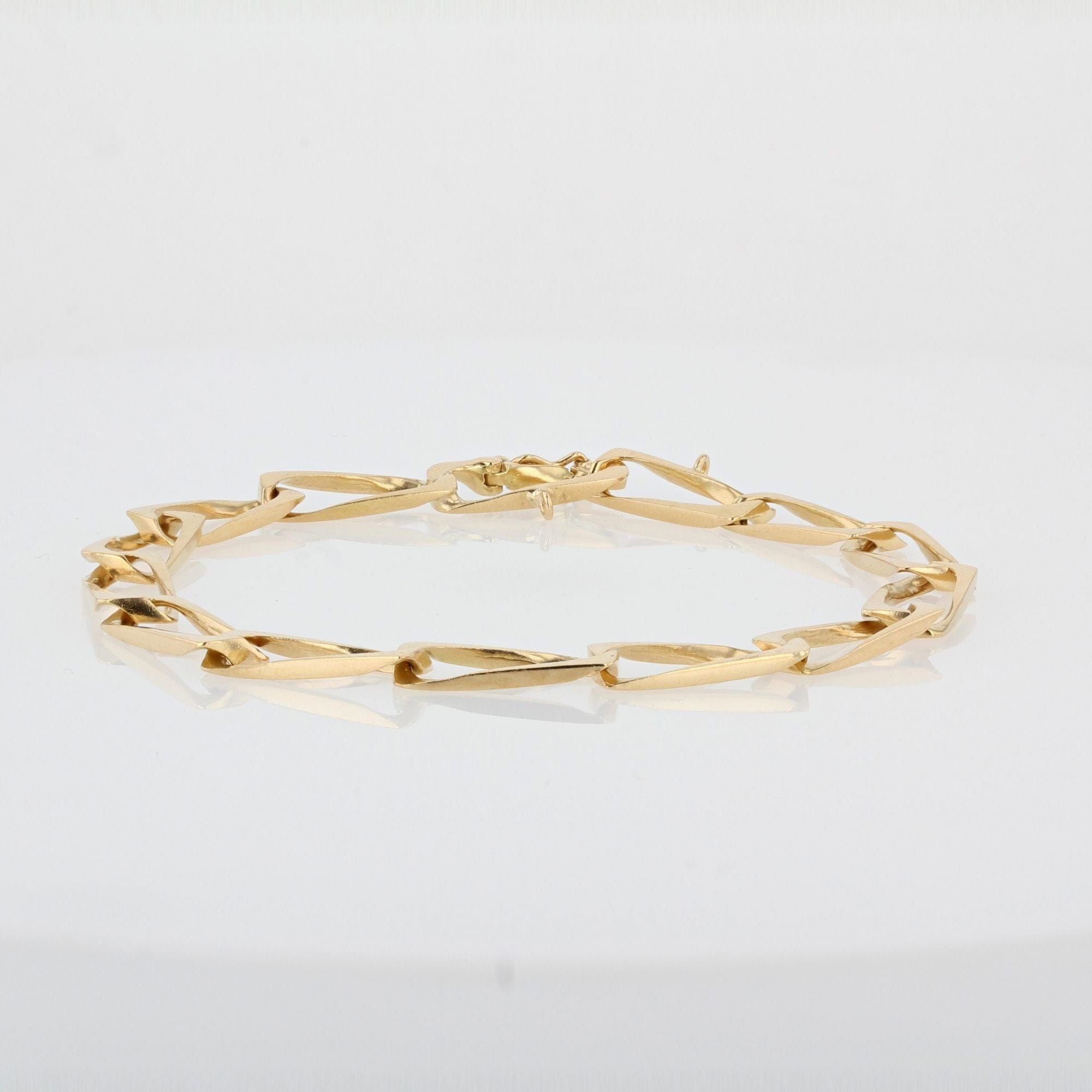 Yellow gold bracelet with rectangular links - . Görsel