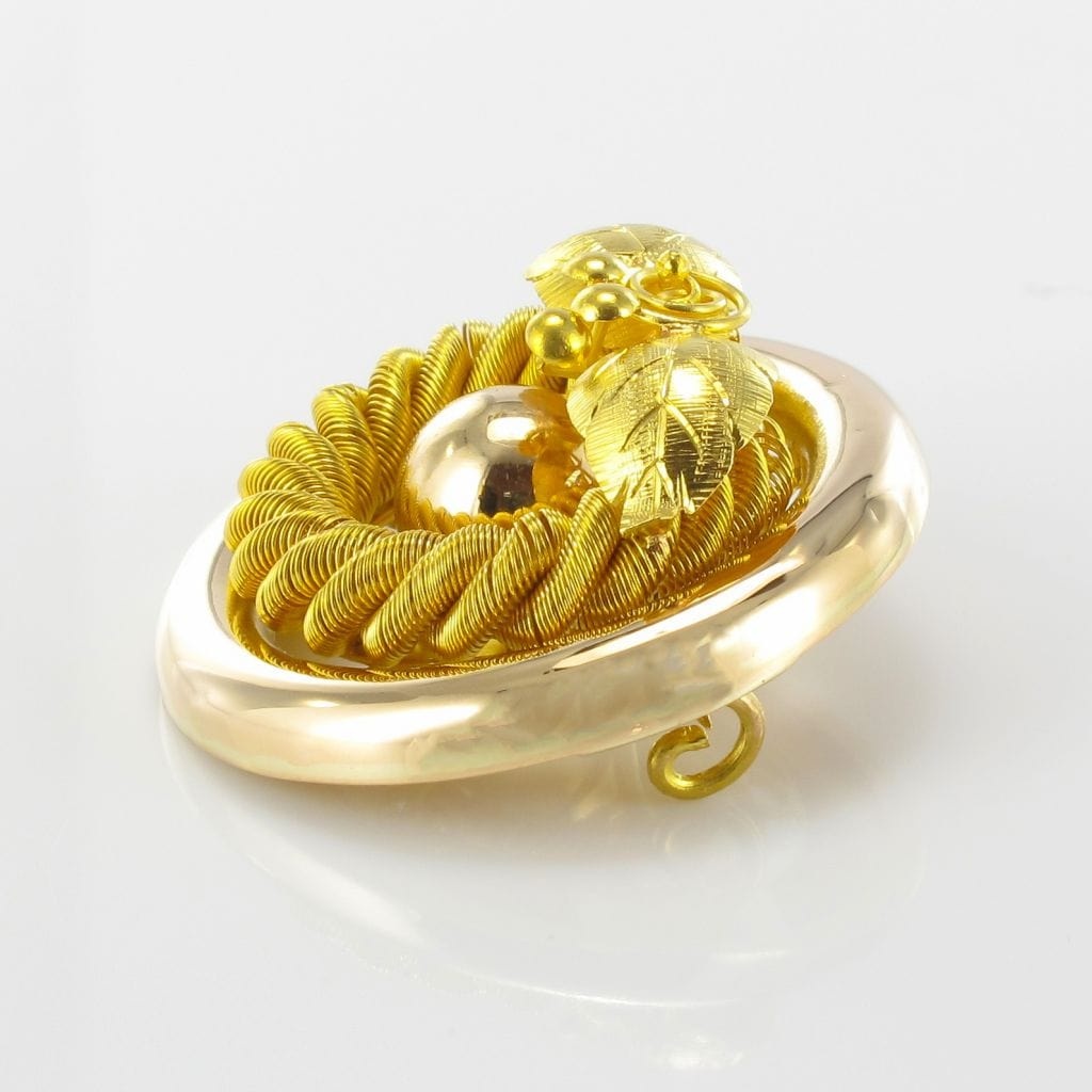 Old round gold brooch - . Görsel