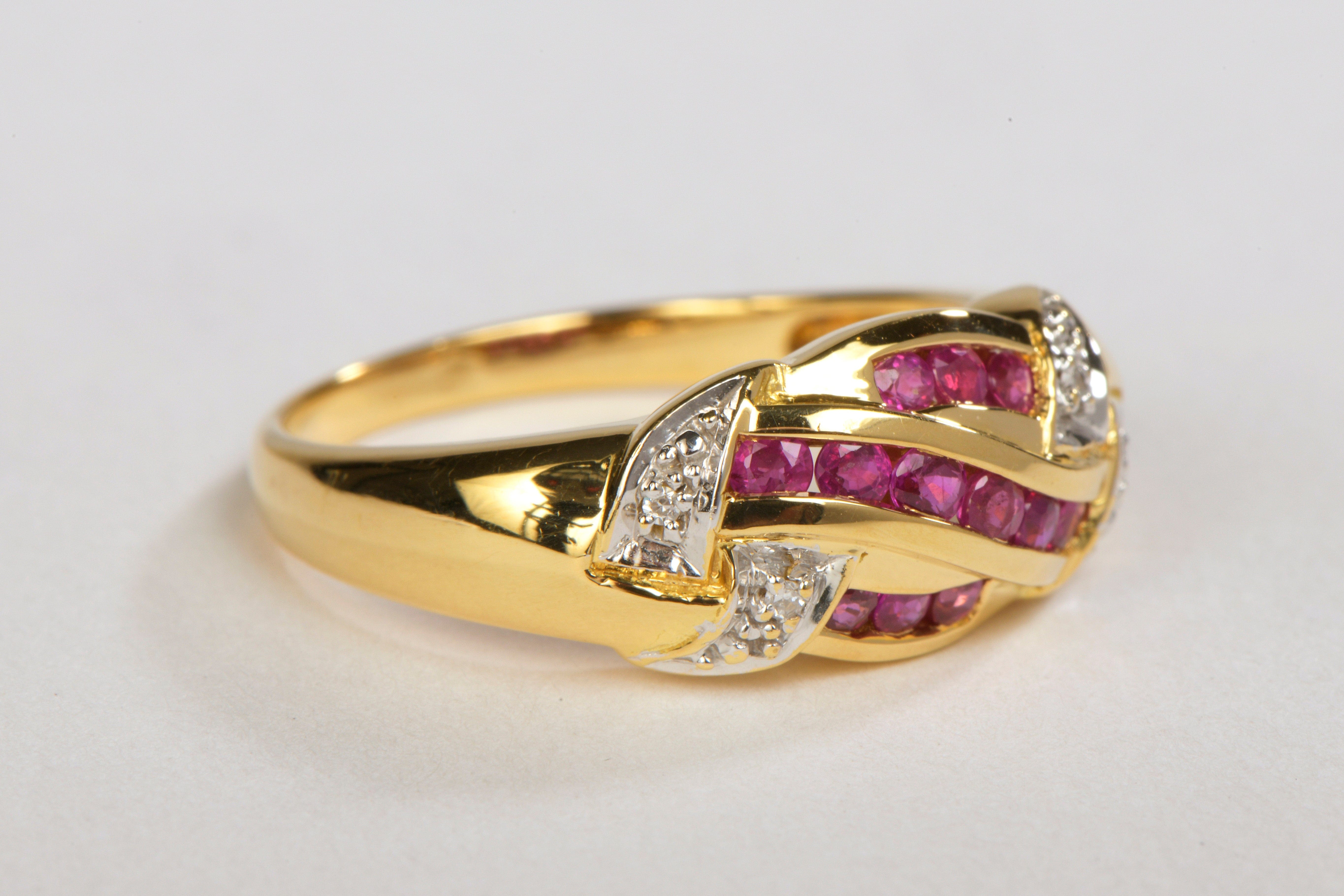 Ruby Yellow Gold Ring - . Görsel