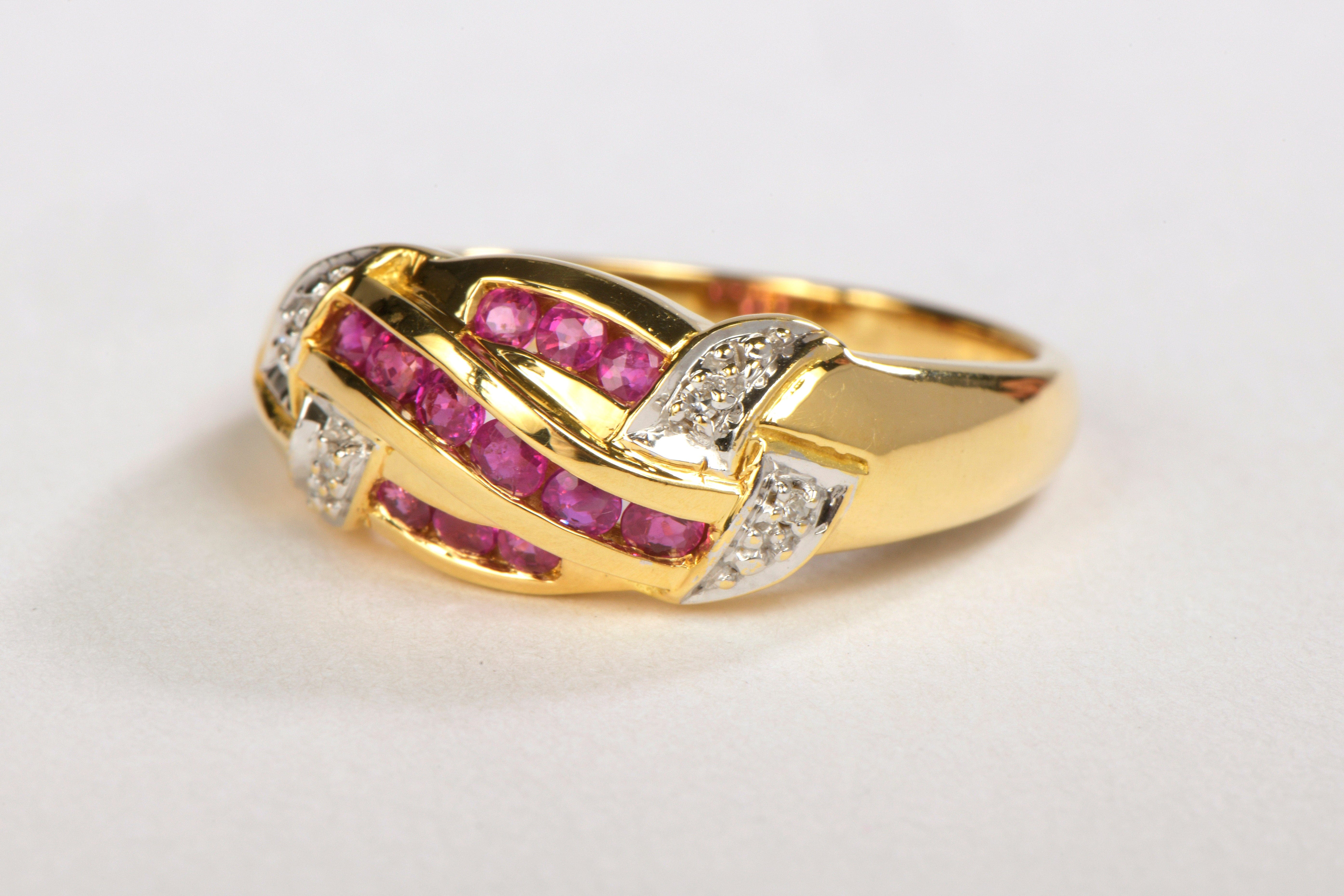 Ruby Yellow Gold Ring - . Görsel