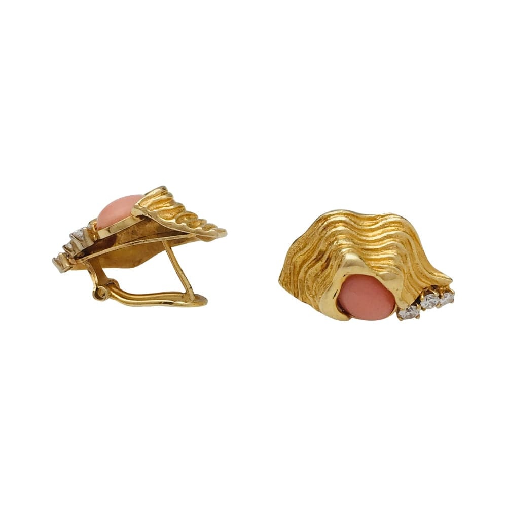 Yellow gold, coral and diamond clip-on earrings. - . Görsel