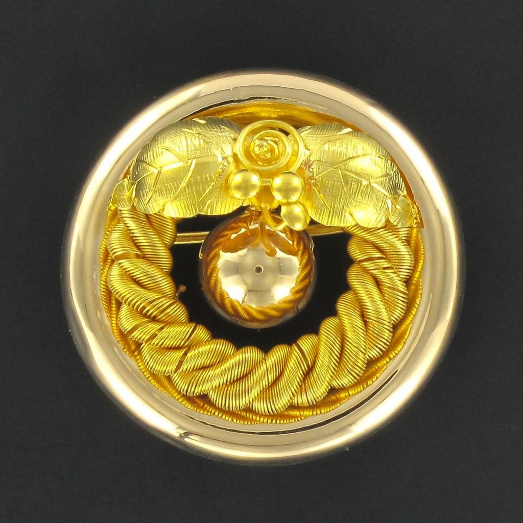 Old round gold brooch - . Görsel