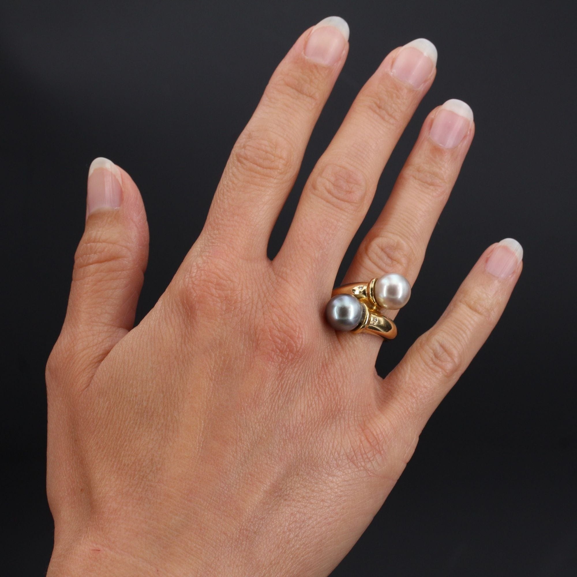 White pearl and gray pearl diamond duo ring - . Görsel