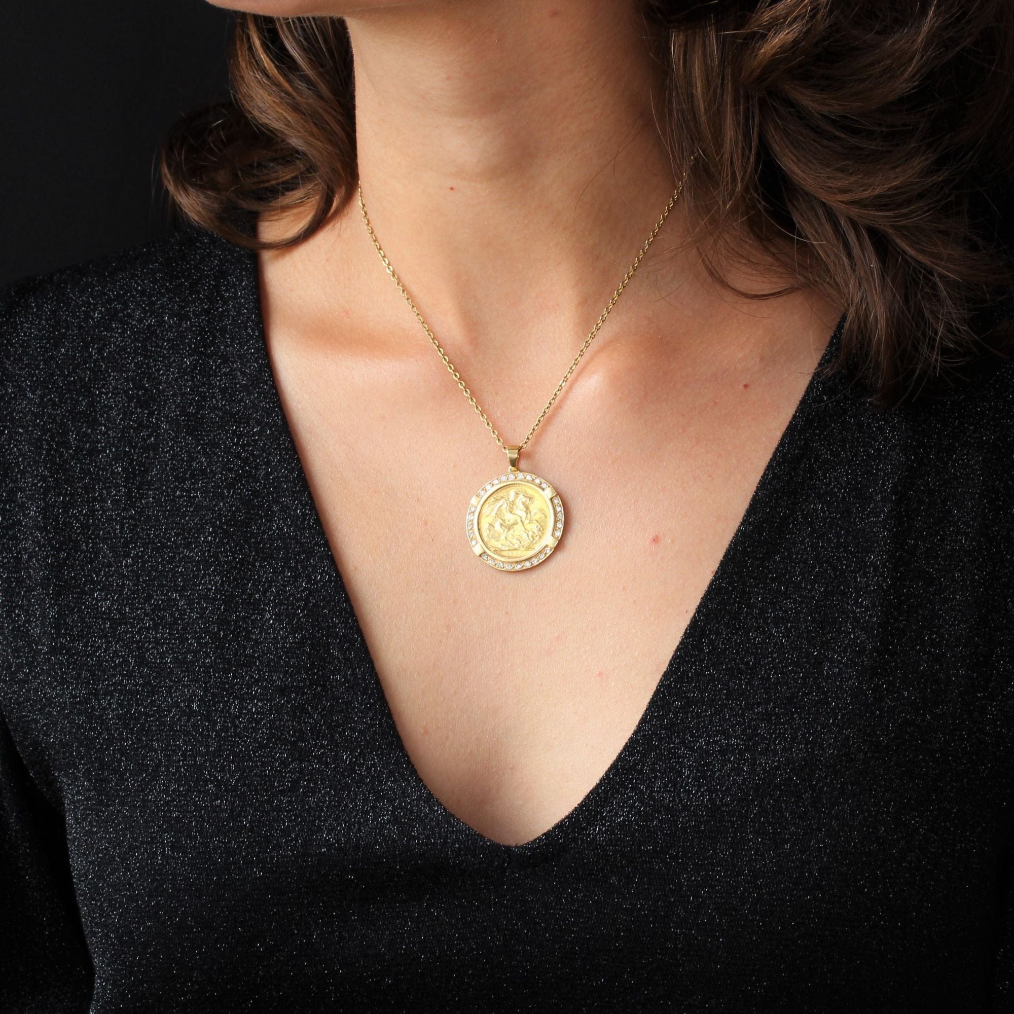 Pendant Pièce Barbados in gold and its entourage of diamonds - . Görsel