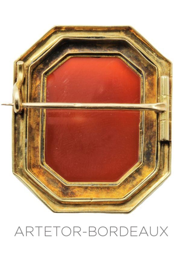 Pin cameo Ancient - . Görsel