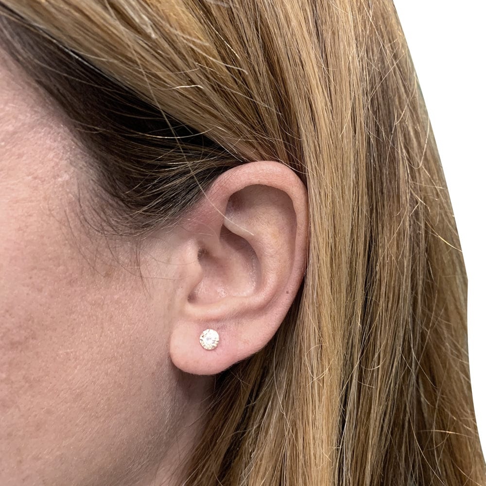 Diamond chips in rose gold. - . Görsel