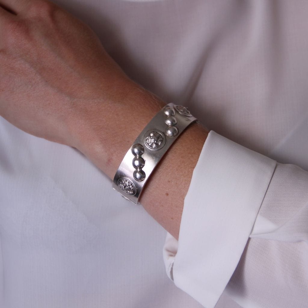 Old bangle bracelet silver decorated - . Görsel