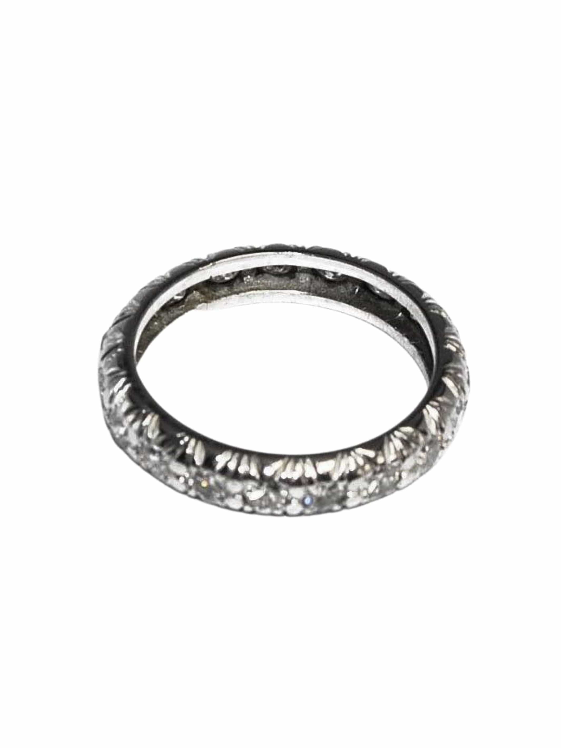 Alliance in platinum set with diamonds