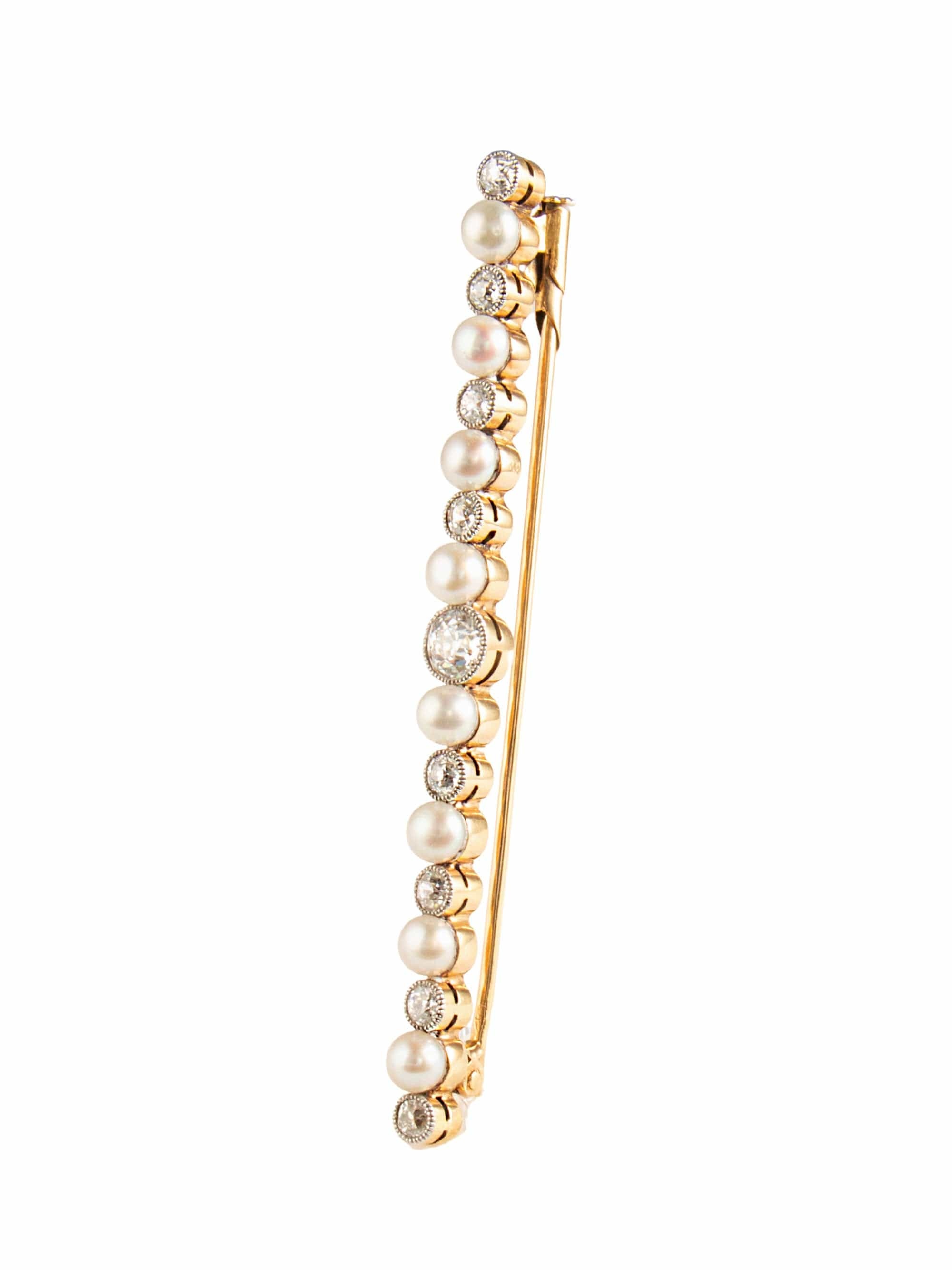 Fine pearl and diamond barrette, yellow gold and platinum