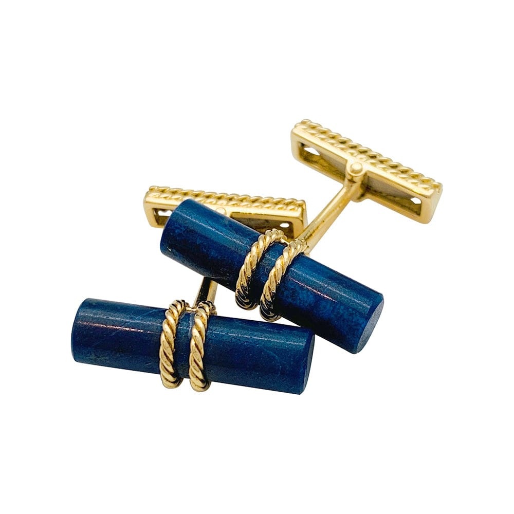 Stick cufflinks in yellow gold and lapis lazuli.