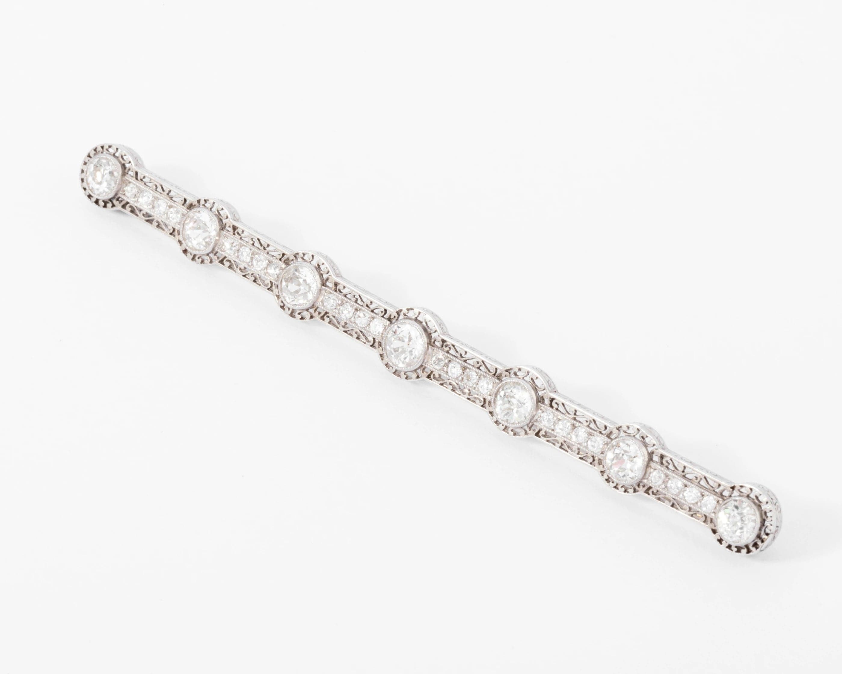 Brooch platinum and diamonds - era Art Deco