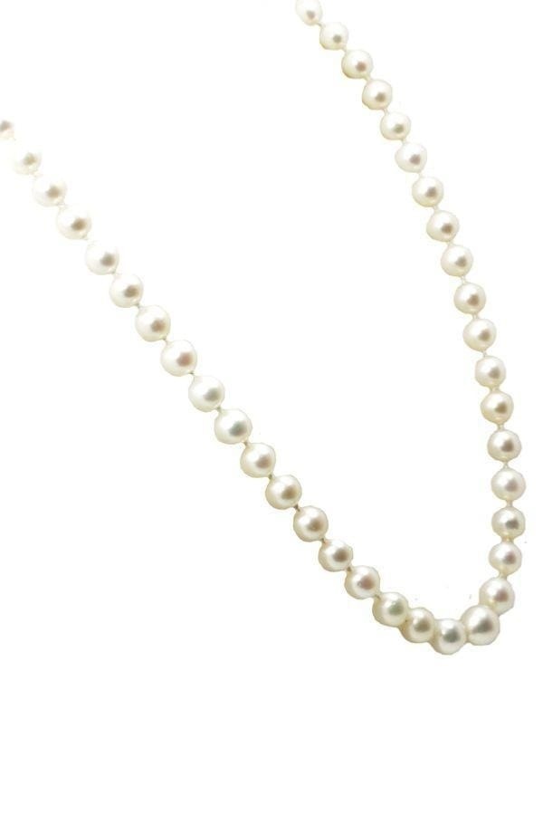 Cultured pearl necklace