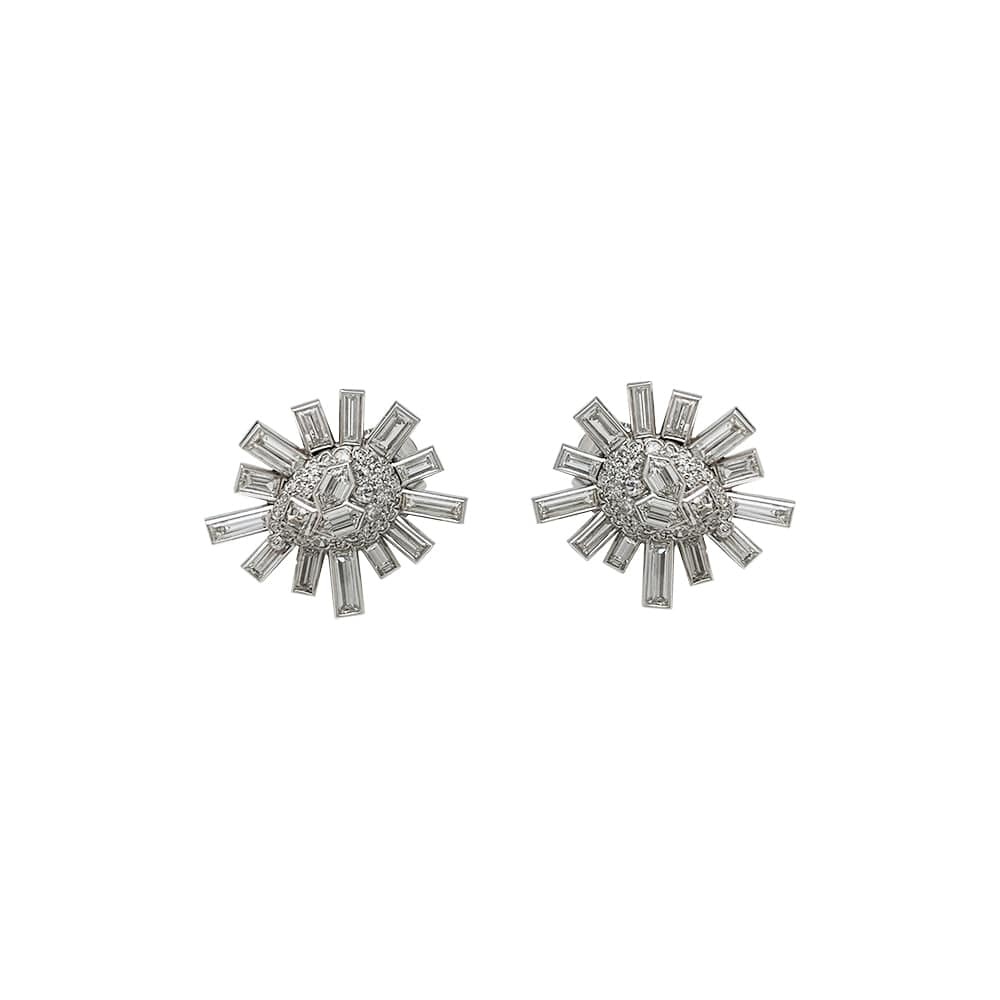 “Flake” earrings in platinum and diamonds.