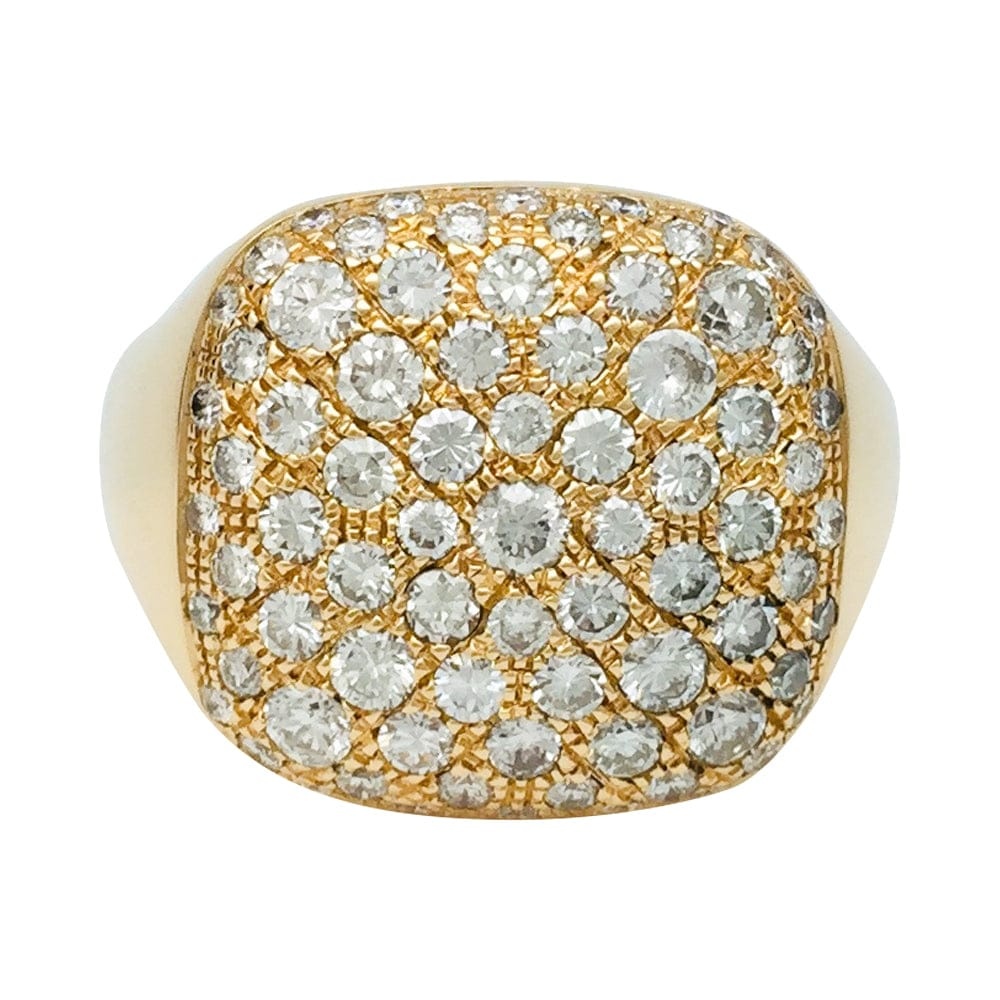 Yellow gold ring, paved with diamonds.