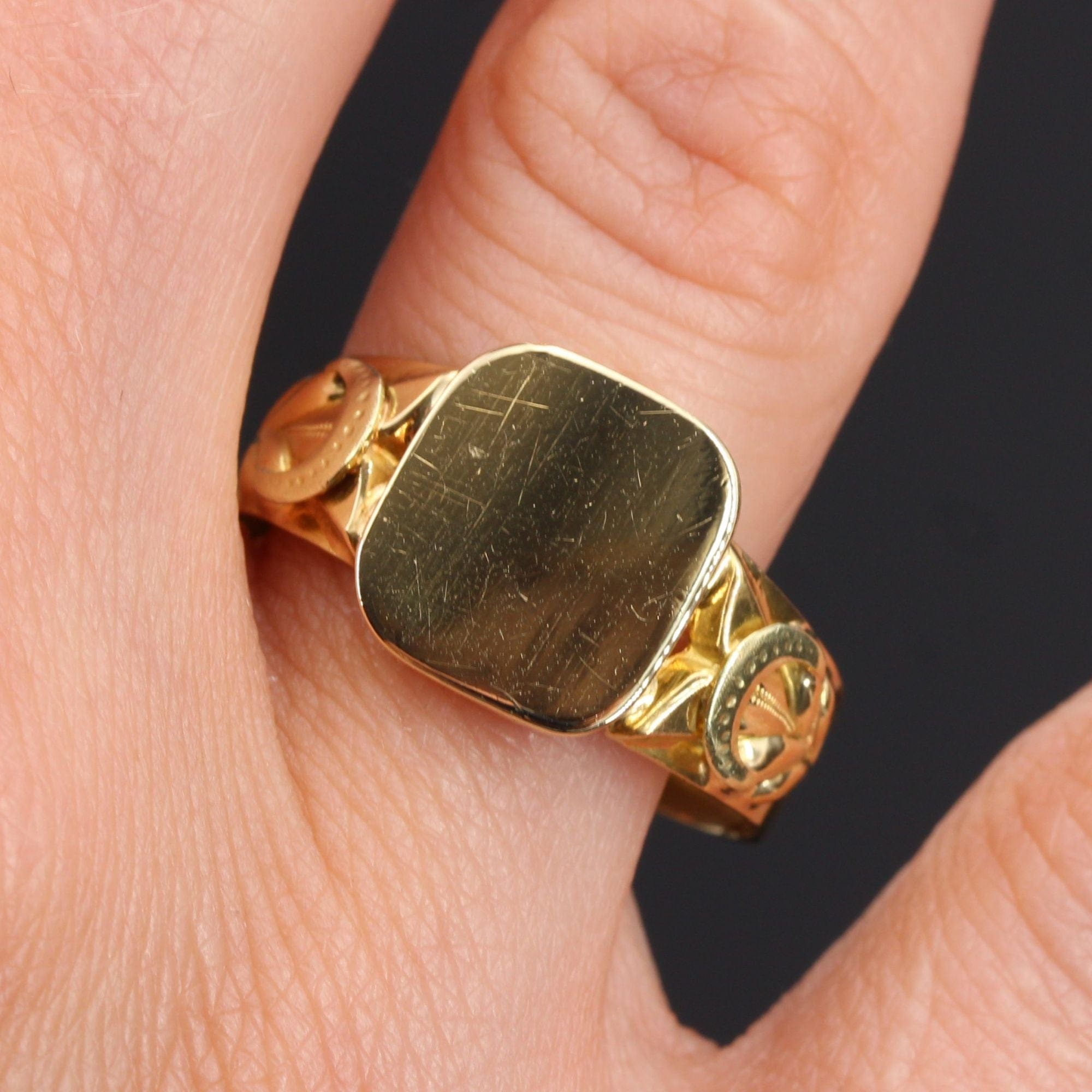 Old gold signet ring - . Görsel