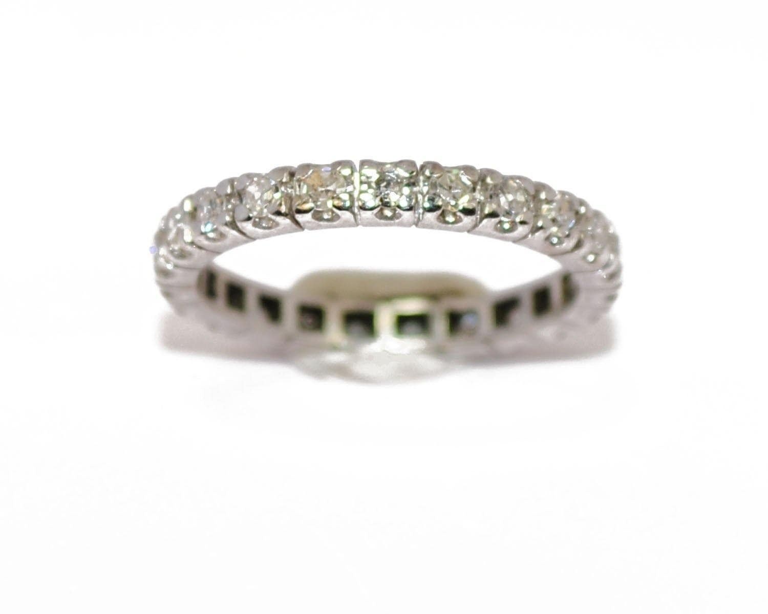 American diamond wedding ring in white gold - . Görsel