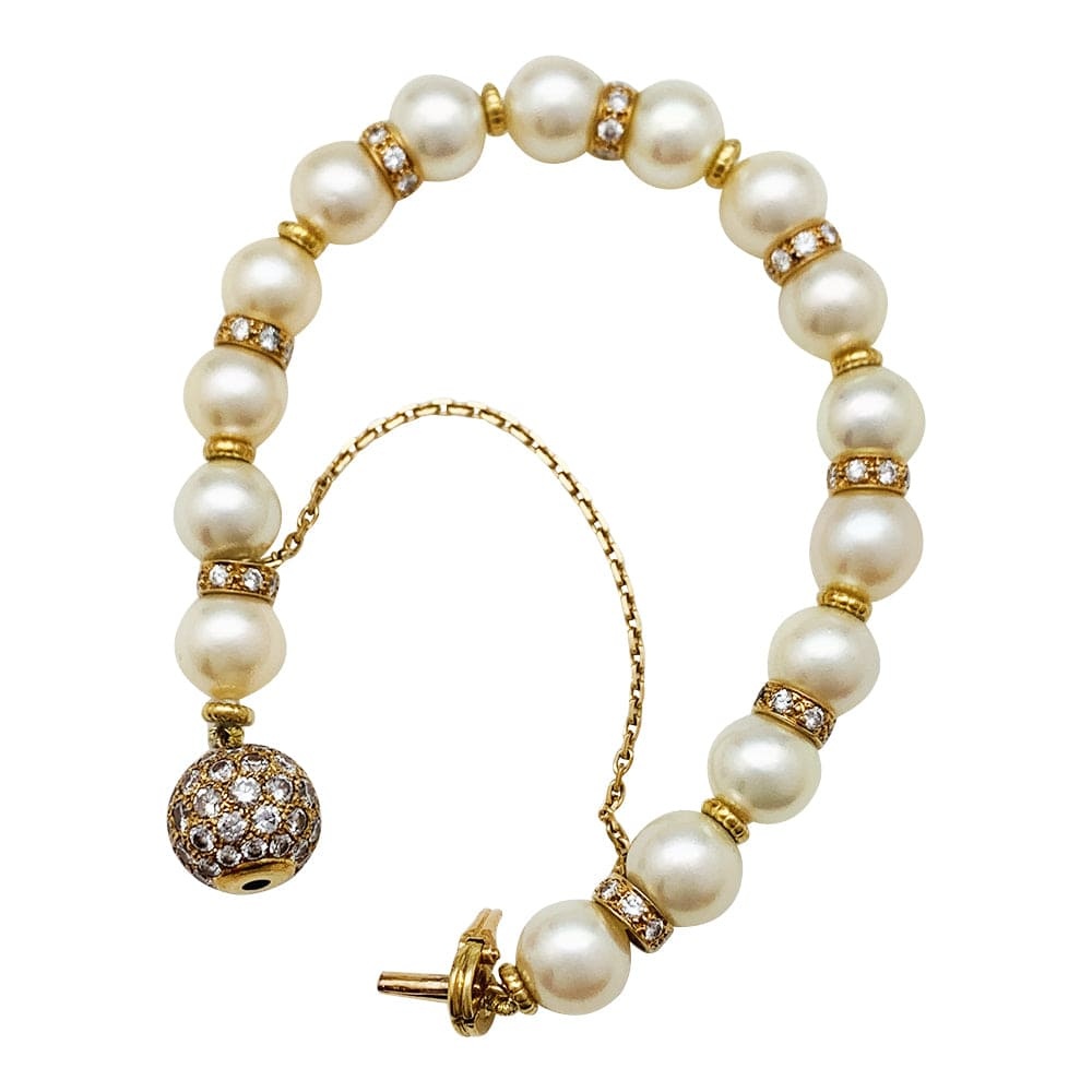 Akoya pearl bracelet in yellow gold and diamonds. - . Görsel