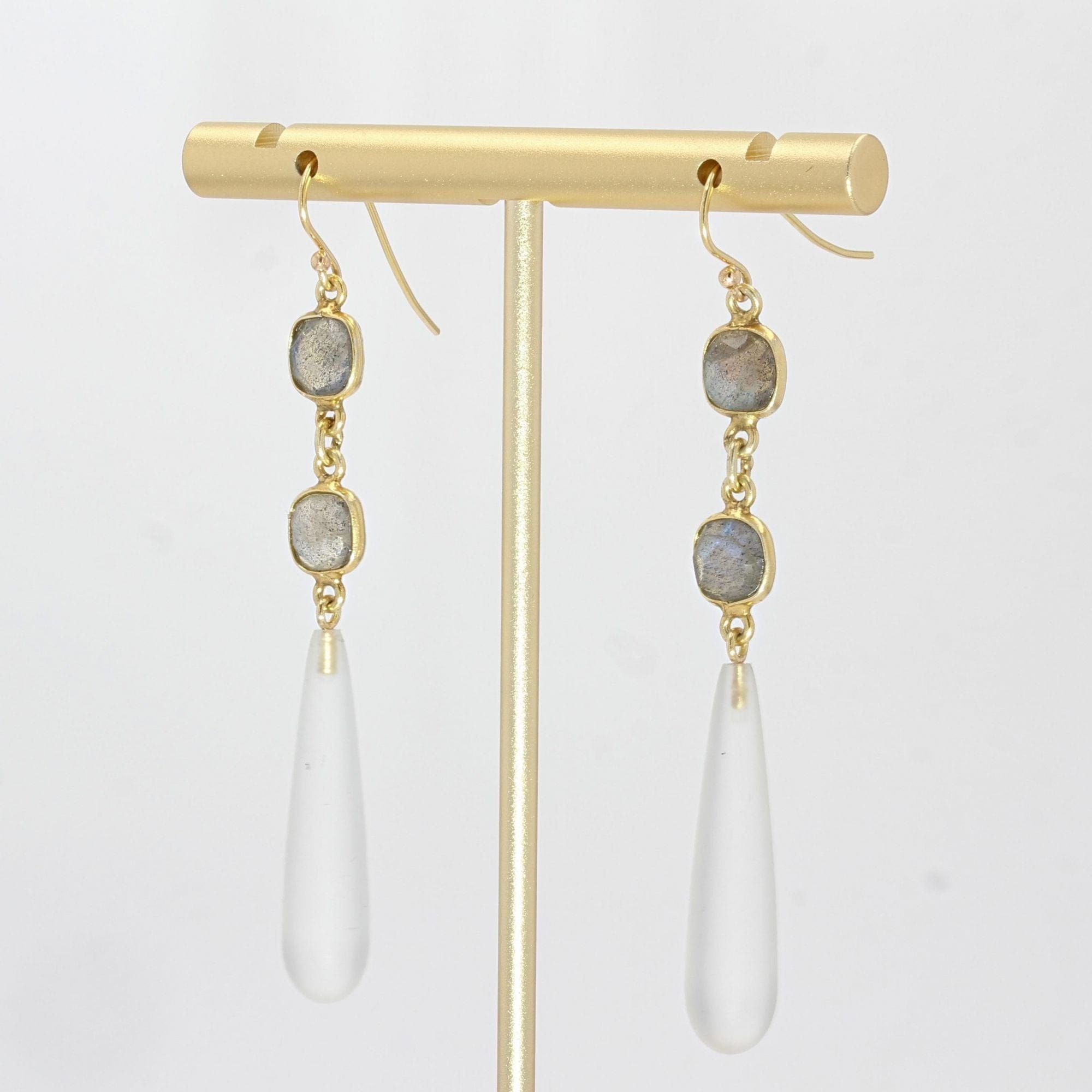 Polished quartz and labradorite creation earrings - . Görsel