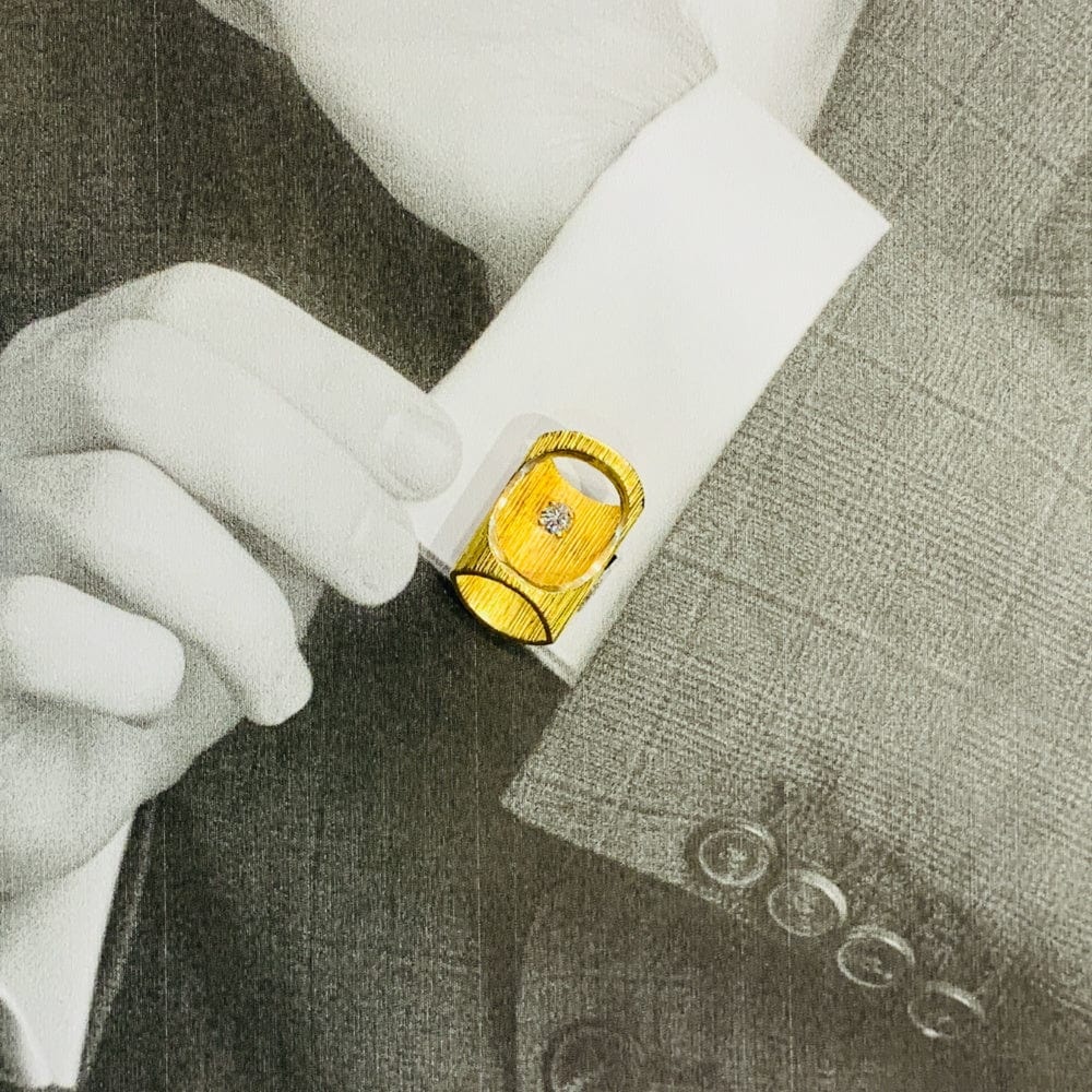“Bamboo” cufflinks in yellow gold and diamonds, 1970. - . Görsel