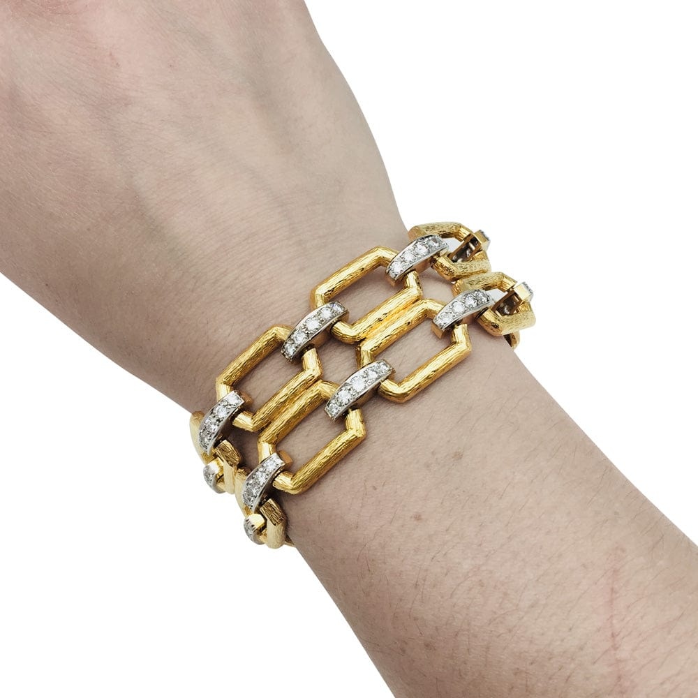 Articulated bracelet in yellow and white gold, diamonds. - . Görsel
