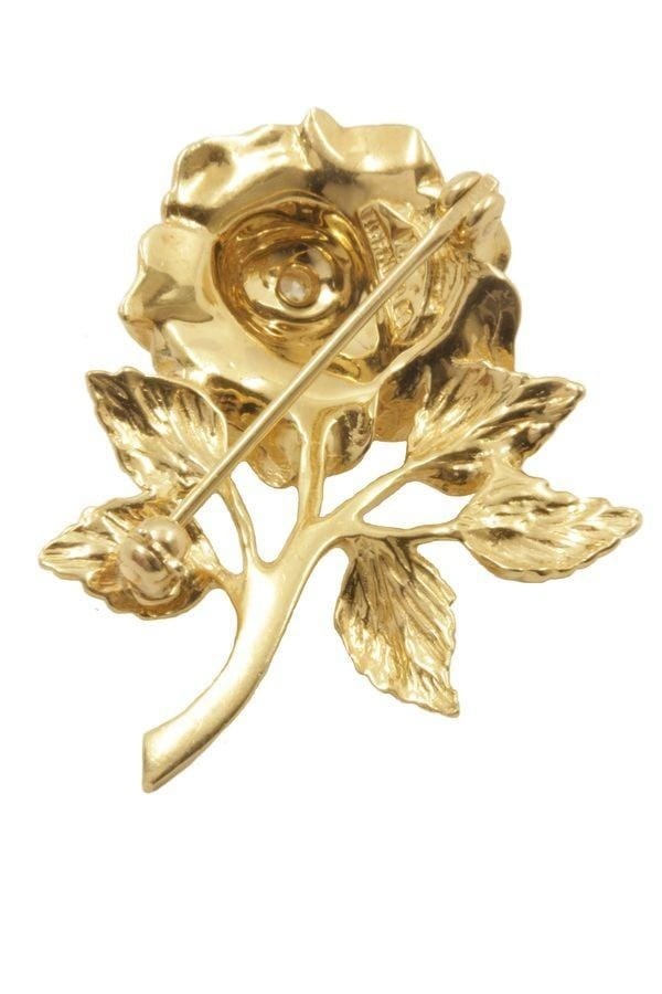 Pin branded Tiffany & Co - . Görsel